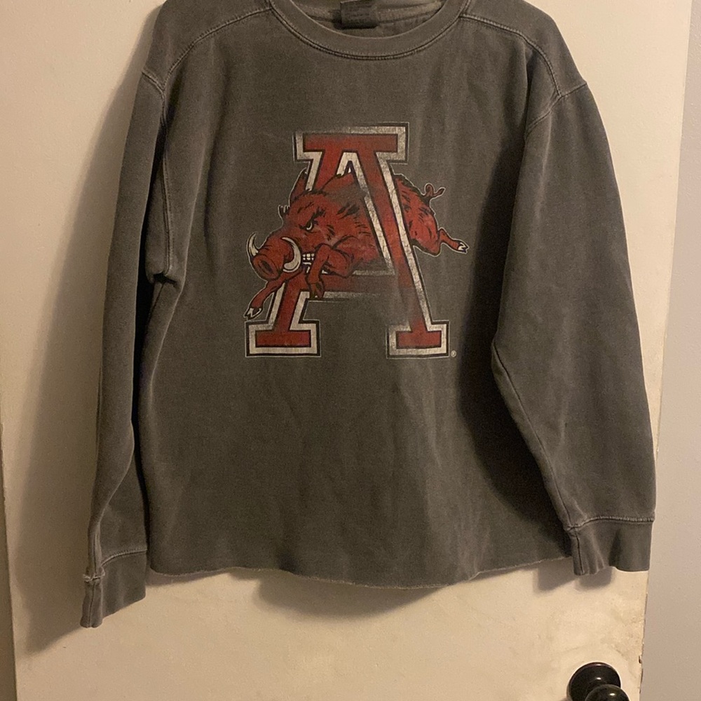 Women’s gray sweatshirt, size medium